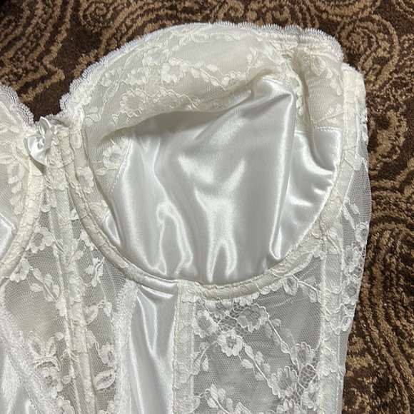 VINTAGE white Corset - Picture 3 of 7